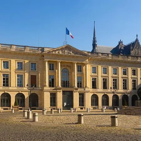 Le Jaures - 2 Chambres - Hyper Centre شقة